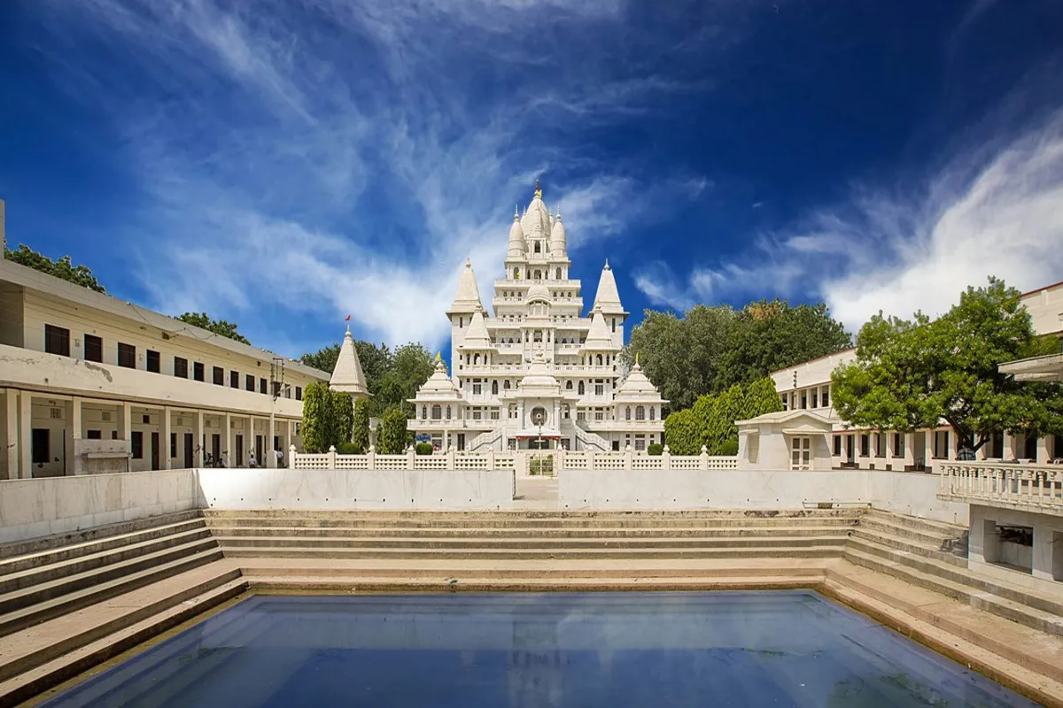 2 Days Vrindavan Mathura Gokul Tour Package with Agra